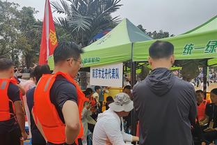 泰山球迷留言询问“来山东吗？”，白昇浩本人回复：哈哈，没有啊